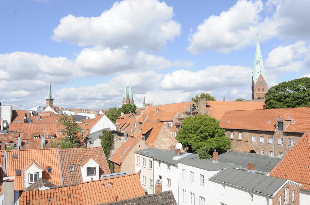 Hotel Zur Alten Stadtmauer Lubeck Exterior photo